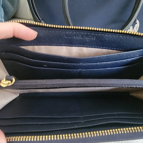 Michael Kors Set - Picture 3 of 3